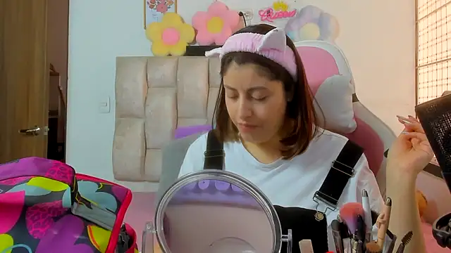 Snapshot of queenalexxa111 chatting on December 18, 2025, 5:39 pm queenalexxa111 online show from December 18, 2025, 5:39 pm