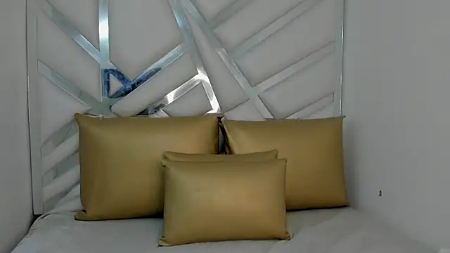 Snapshot of Valeria-Cruzz chatting on November 12, 2025, 11:47 am Valeria-Cruzz online show from November 12, 2025, 11:47 am