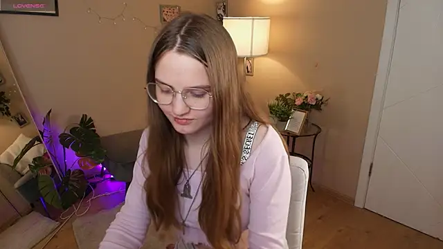 Snapshot of Evii_Stich chatting on September 22, 2025, 6:14 pm Evii Stich online show from September 22, 2025, 6:14 pm