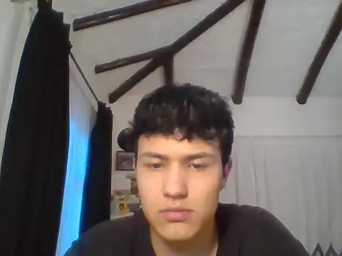 Snapshot of El_awo_ chatting on October 17, 2025, 8:43 pm El awo online show from October 17, 2025, 8:43 pm