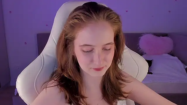 CrystalSoul  online show from October 28, 2025, 9:58 pm