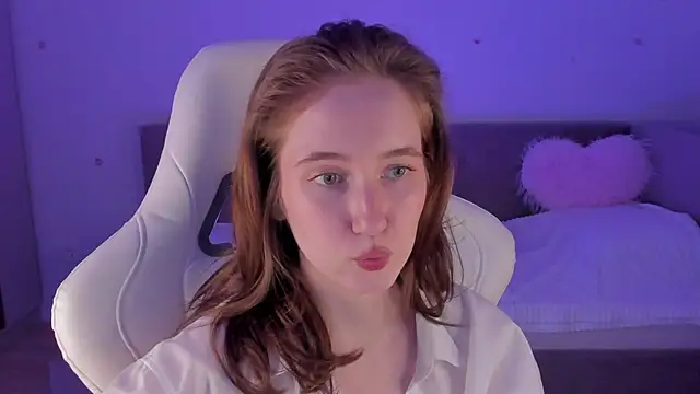 CrystalSoul  online show from November 2, 2025, 3:39 pm