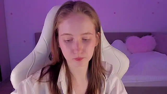 CrystalSoul  online show from November 9, 2025, 7:29 pm