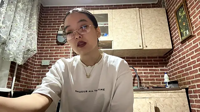 EmmaLeexth online show from October 2, 2025, 2:09 pm