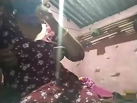 Snapshot of Nidhinchirackal chatting on November 28, 2025, 2:06 pm Nidhinchirackal online show from November 28, 2025, 2:06 pm