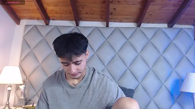 Snapshot of Clement_Reyes chatting on October 26, 2025, 1:00 pm Clement Reyes online show from October 26, 2025, 1:00 pm