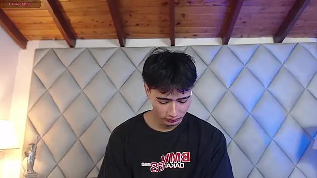 Snapshot of Clement_Reyes chatting on November 2, 2025, 1:16 pm Clement Reyes online show from November 2, 2025, 1:16 pm