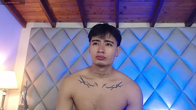 Snapshot of Clement_Reyes chatting on November 11, 2025, 12:55 pm Clement Reyes online show from November 11, 2025, 12:55 pm