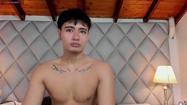 Snapshot of Clement_Reyes chatting on November 20, 2025, 12:39 pm Clement Reyes online show from November 20, 2025, 12:39 pm