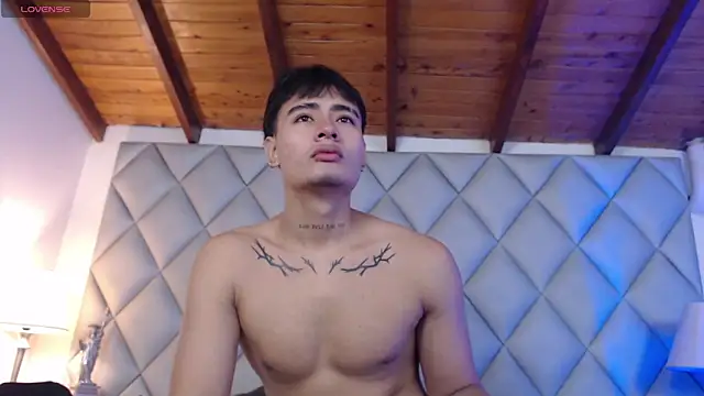 Snapshot of Clement_Reyes chatting on October 28, 2025, 12:48 pm Clement Reyes online show from October 28, 2025, 12:48 pm