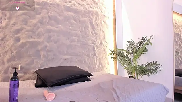 Snapshot of Naomy_gyal chatting on January 8, 2026, 7:09 pm Naomy gyal online show from January 8, 2026, 7:09 pm