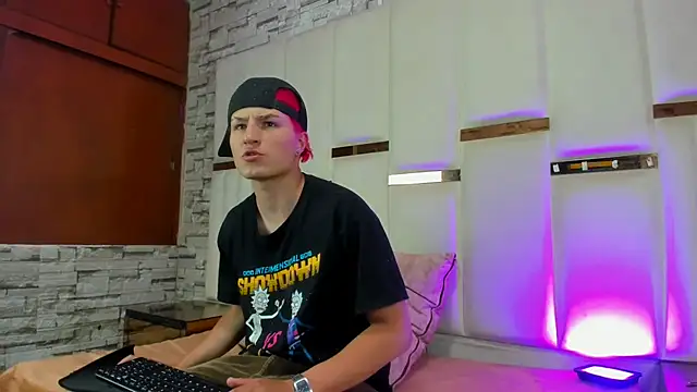 ANLLELOAndANGELA online show from December 3, 2025, 5:23 pm