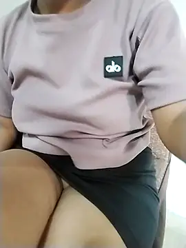 Karin 39 online show from July 3, 2026, 3:51 pm