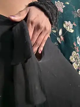 DAMinii  online show from November 19, 2025, 7:03 pm