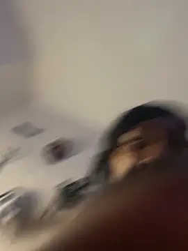 QUEENCALIMOD online show from November 10, 2025, 12:26 am