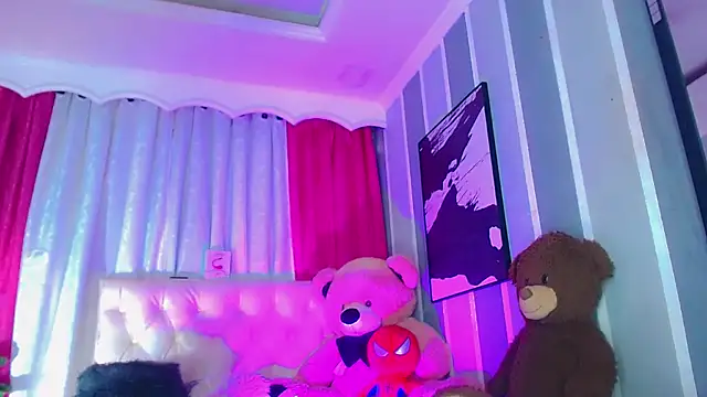 Julia Bulette1 online show from April 8, 2026, 1:34 pm