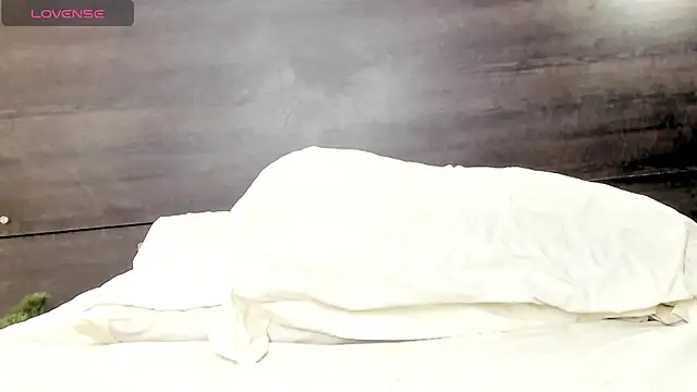 DeliciousDeeea online show from October 31, 2025, 2:46 pm