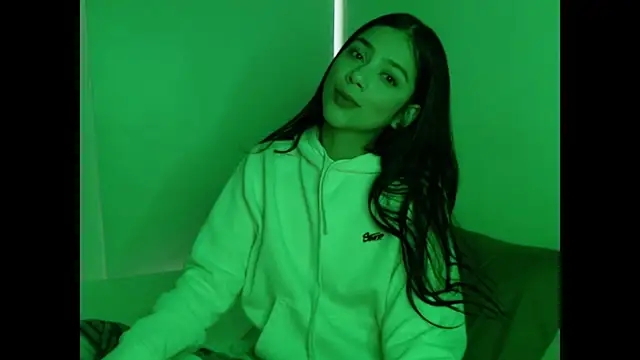 Mia fire666 online show from December 15, 2025, 1:28 pm