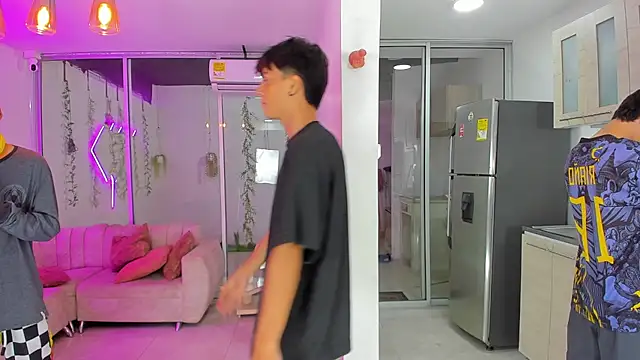 Houseofwarrios online show from September 22, 2025, 3:23 am