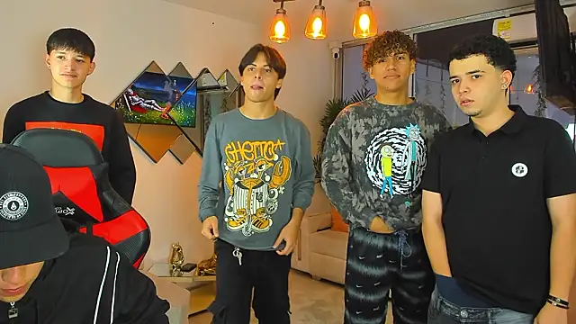 Snapshot of Houseofwarrios chatting on March 1, 2026, 5:40 am Houseofwarrios online show from March 1, 2026, 5:40 am