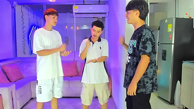 Snapshot of Houseofwarrios chatting on January 10, 2026, 5:36 am Houseofwarrios online show from January 10, 2026, 5:36 am