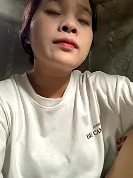 Snapshot of -Miraa- chatting on September 24, 2025, 5:47 am -Miraa- online show from September 24, 2025, 5:47 am