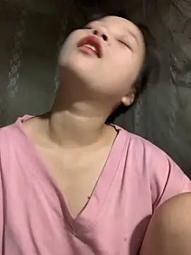 Snapshot of -Miraa- chatting on September 21, 2025, 10:26 pm -Miraa- online show from September 21, 2025, 10:26 pm