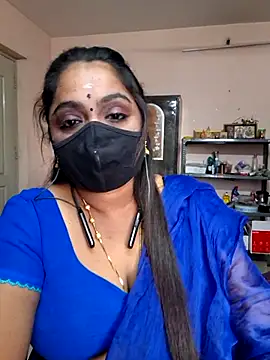 Snapshot of queendivya chatting on June 27, 2026, 12:22 pm queendivya online show from June 27, 2026, 12:22 pm