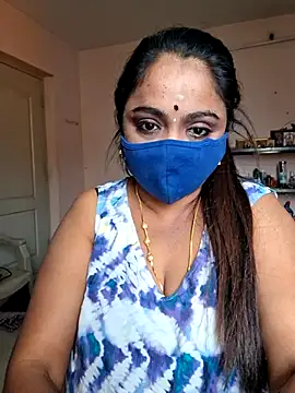 Snapshot of queendivya chatting on June 25, 2026, 6:51 am queendivya online show from June 25, 2026, 6:51 am