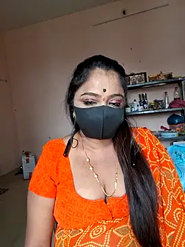 Snapshot of queendivya chatting on May 24, 2026, 9:42 am queendivya online show from May 24, 2026, 9:42 am