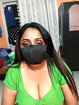 Snapshot of queendivya chatting on May 8, 2026, 6:12 pm queendivya online show from May 8, 2026, 6:12 pm