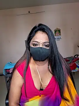 Snapshot of queendivya chatting on May 19, 2026, 4:30 am queendivya online show from May 19, 2026, 4:30 am