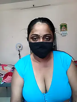 Snapshot of queendivya chatting on April 15, 2026, 1:00 am queendivya online show from April 15, 2026, 1:00 am