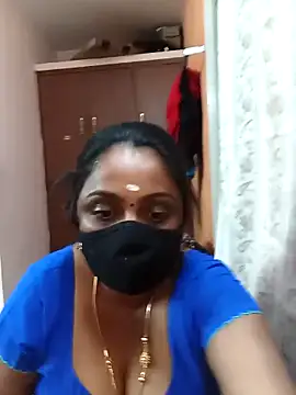 Snapshot of queendivya chatting on April 15, 2026, 1:15 pm queendivya online show from April 15, 2026, 1:15 pm