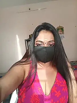 Snapshot of queendivya chatting on May 17, 2026, 10:48 am queendivya online show from May 17, 2026, 10:48 am
