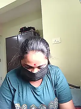 queendivya online show from October 8, 2025, 4:47 am