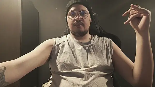 Snapshot of JoelHot_ chatting on October 16, 2025, 10:18 pm JoelHot online show from October 16, 2025, 10:18 pm