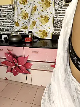 Snapshot of Sweets-jaanu chatting on January 16, 2026, 4:44 pm Sweets-jaanu online show from January 16, 2026, 4:44 pm