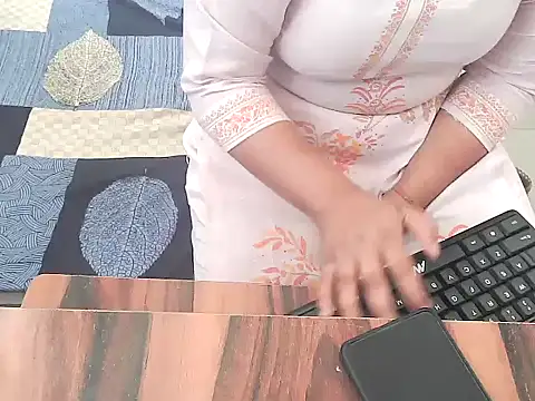 Snapshot of bold_kiara chatting on November 7, 2025, 4:06 am bold kiara online show from November 7, 2025, 4:06 am