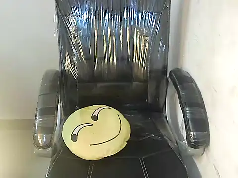 Snapshot of bold_kiara chatting on October 14, 2025, 4:13 am bold kiara online show from October 14, 2025, 4:13 am