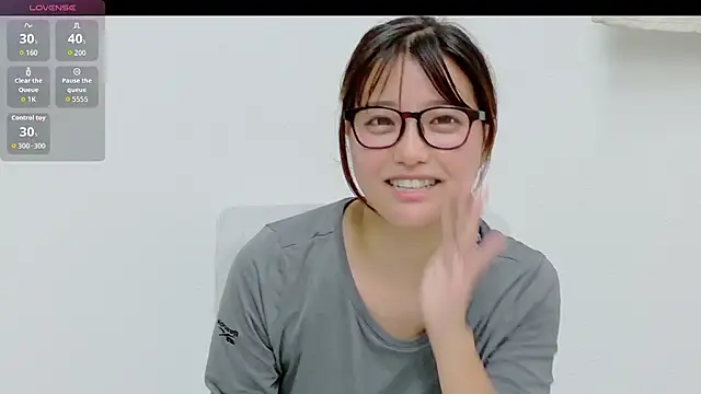 Snapshot of OnigiriJapan chatting on October 20, 2025, 3:52 am OnigiriJapan online show from October 20, 2025, 3:52 am