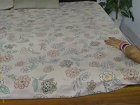 Snapshot of Lovelyy-couple chatting on October 26, 2025, 8:26 am Lovelyy-couple online show from October 26, 2025, 8:26 am