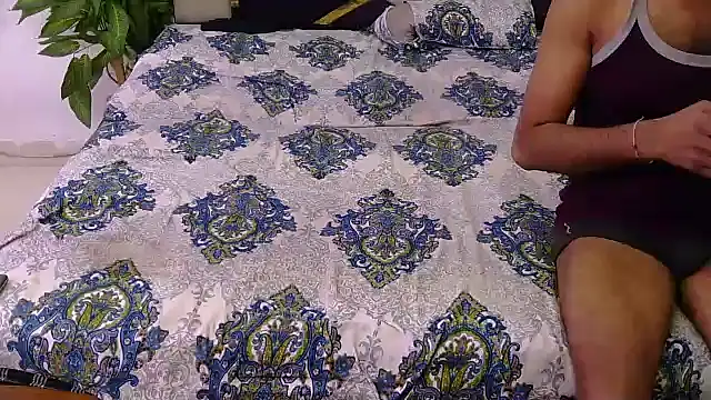 Snapshot of Lovelyy-couple chatting on February 6, 2026, 5:03 am Lovelyy-couple online show from February 6, 2026, 5:03 am