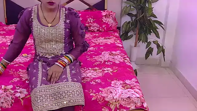 Snapshot of Lovelyy-couple chatting on March 23, 2026, 3:23 pm Lovelyy-couple online show from March 23, 2026, 3:23 pm