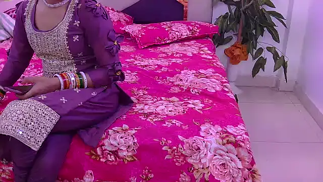 Snapshot of Lovelyy-couple chatting on March 22, 2026, 4:19 pm Lovelyy-couple online show from March 22, 2026, 4:19 pm