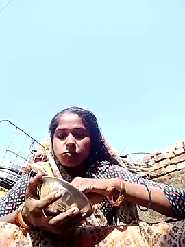 Hot reshmaji online show from December 5, 2025, 7:18 am