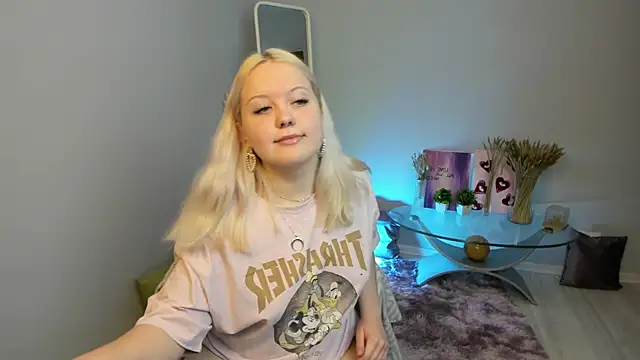 Snapshot of RoseThomas_ chatting on September 28, 2025, 5:36 am RoseThomas  online show from September 28, 2025, 5:36 am
