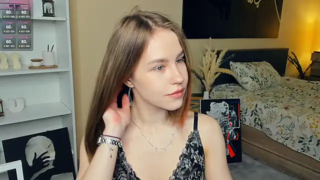 Snapshot of MaliaBourraine chatting on May 4, 2026, 7:44 am MaliaBourraine online show from May 4, 2026, 7:44 am
