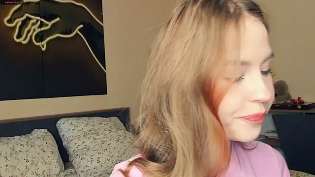 MaliaBourraine online show from March 30, 2026, 7:10 am