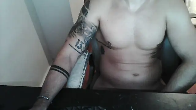 Snapshot of yourfantasy777 chatting on November 12, 2025, 3:27 pm yourfantasy777 online show from November 12, 2025, 3:27 pm